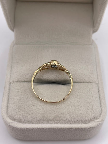 9ct gold blue topaz ring