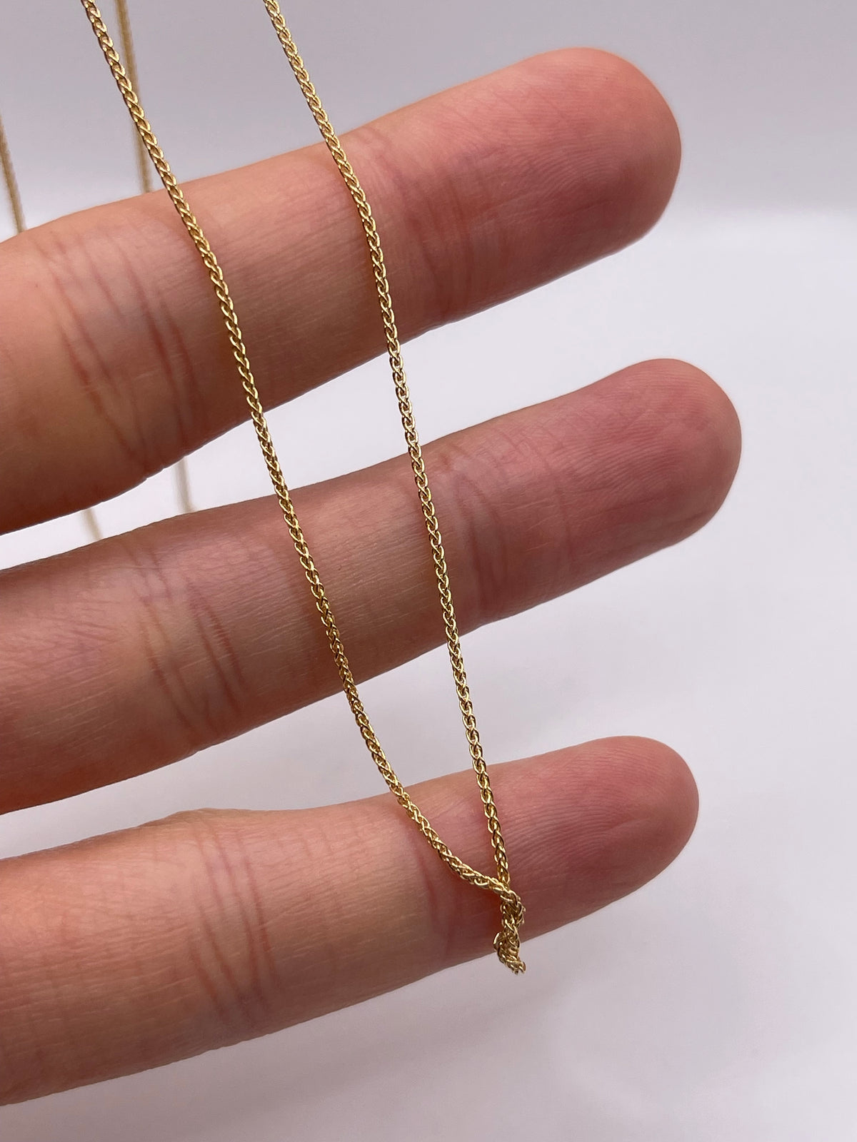 9ct gold chain 573