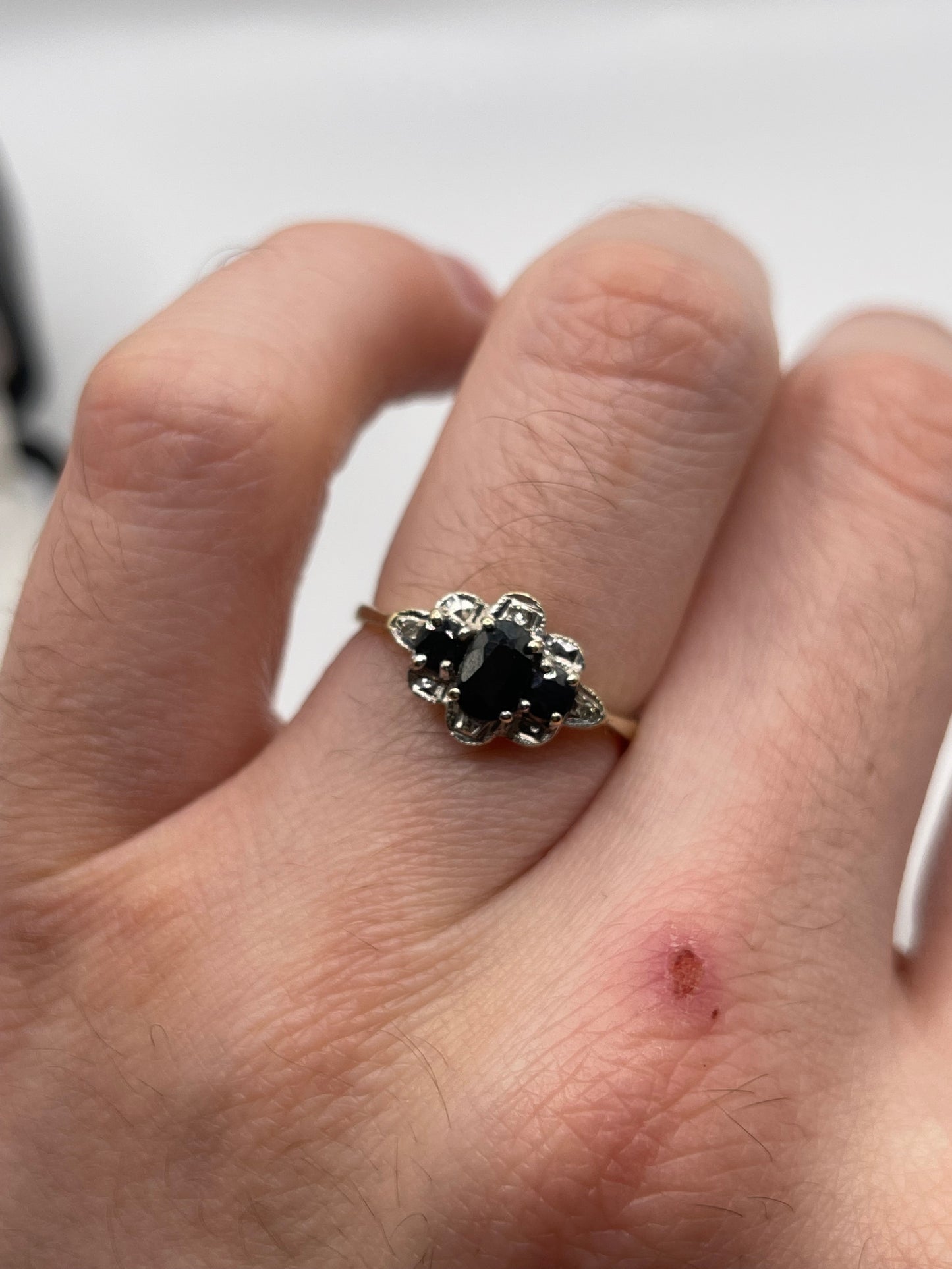 9ct gold sapphire and diamond ring