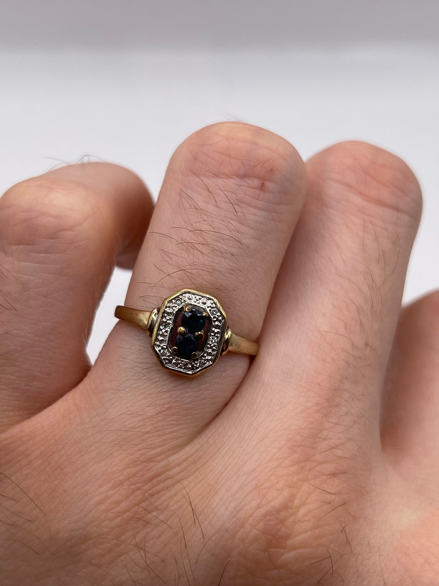 9ct gold sapphire and diamond ring