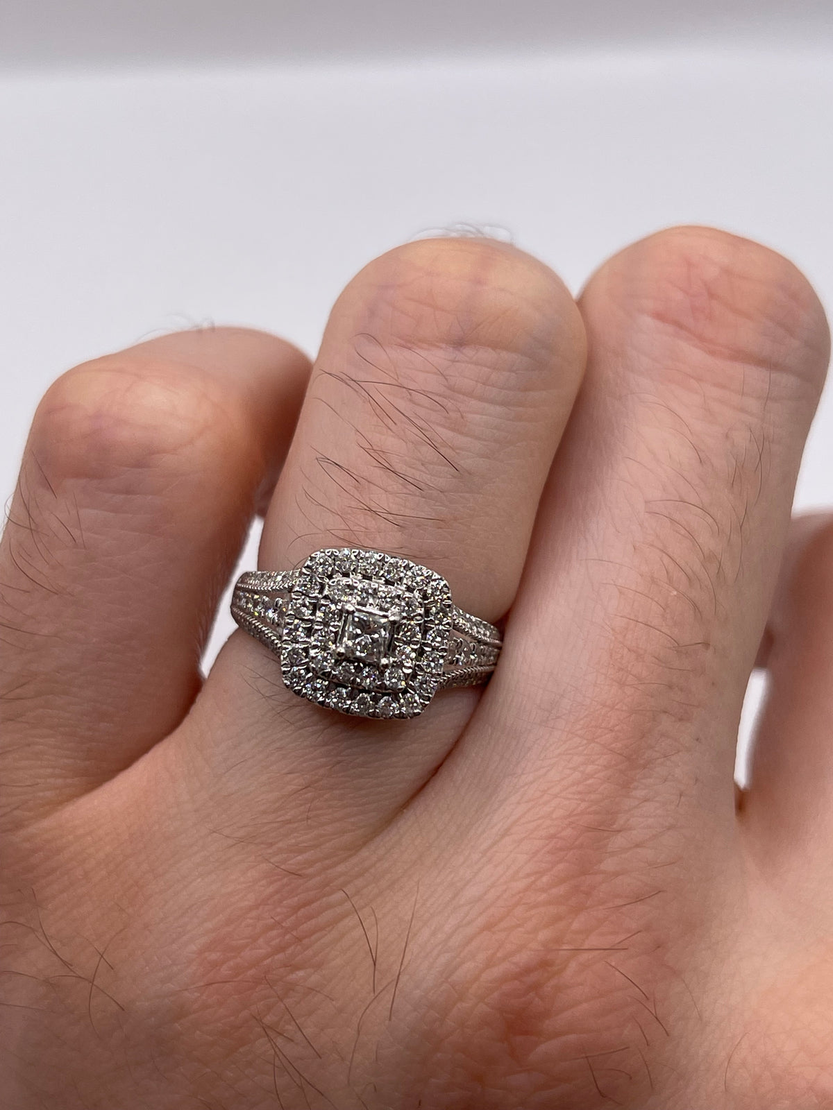 9ct white gold diamond cluster ring