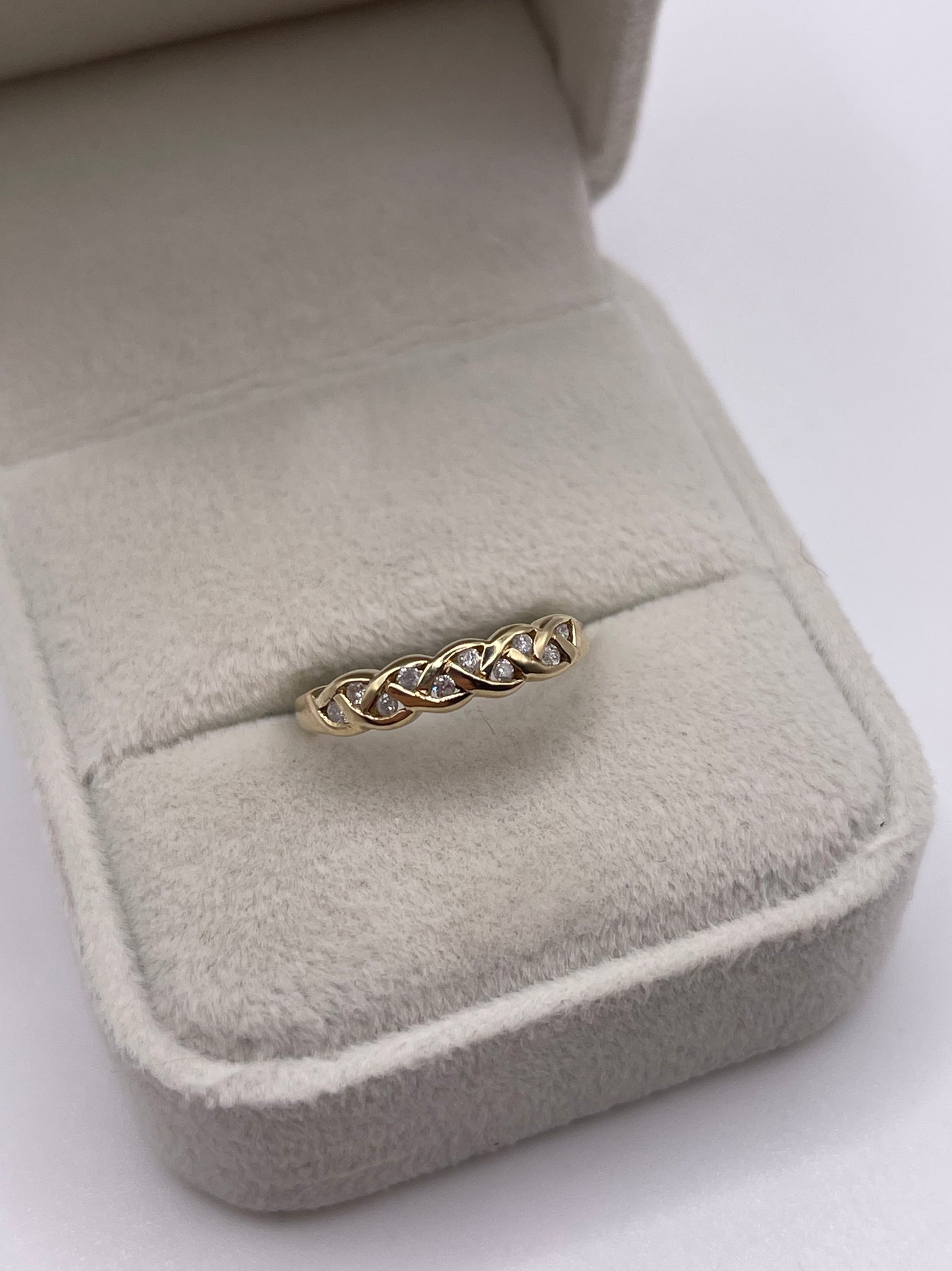 9ct gold diamond cluster ring