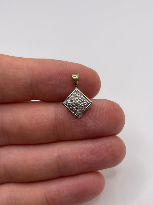 9ct gold diamond cluster pendant
