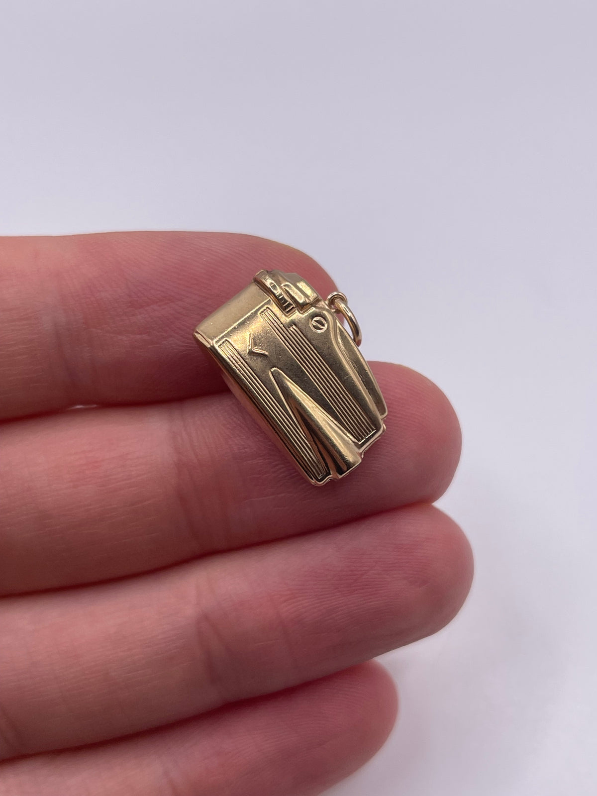 9ct gold table lighter charm