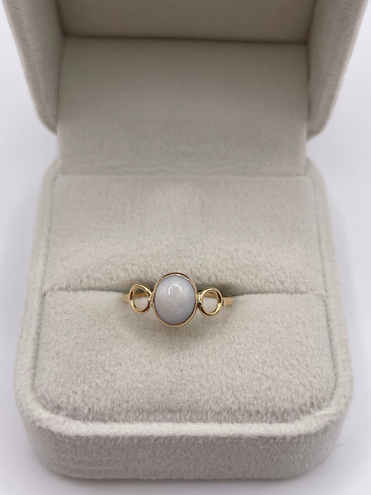 9ct gold opal ring