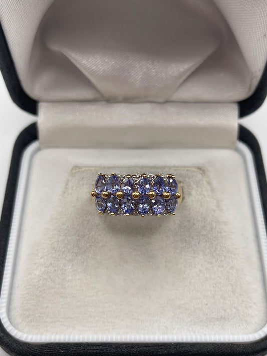 9ct gold tanzanite and diamond ring