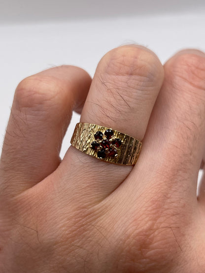 9ct gold garnet cluster ring