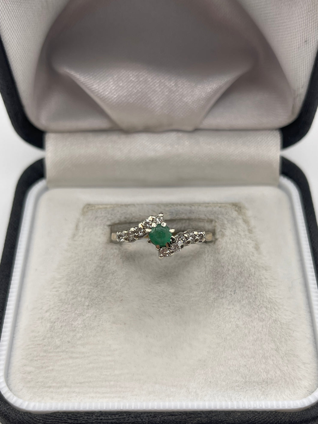 9ct gold emerald and diamond ring