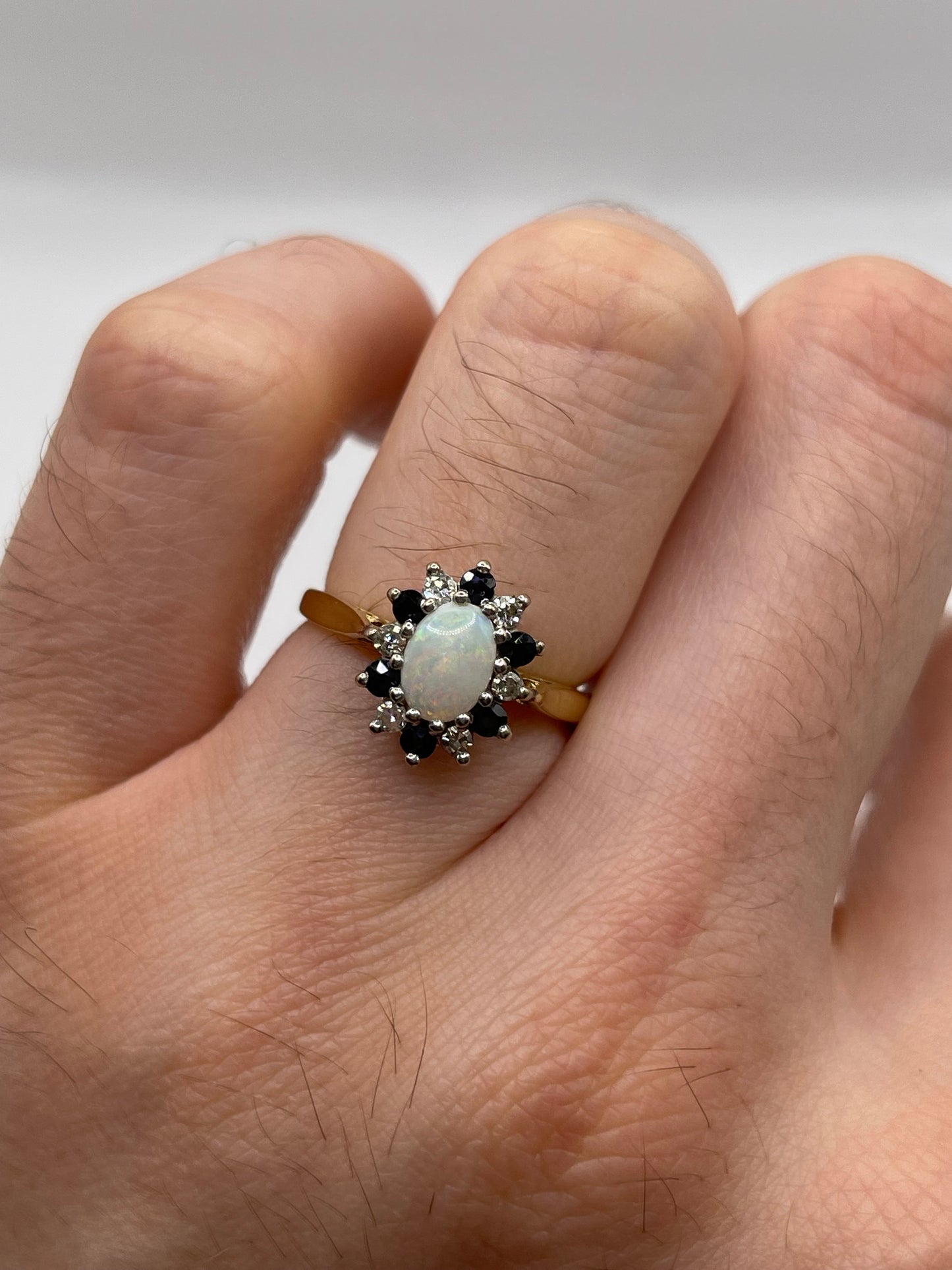 18ct gold opal and sapphire ring