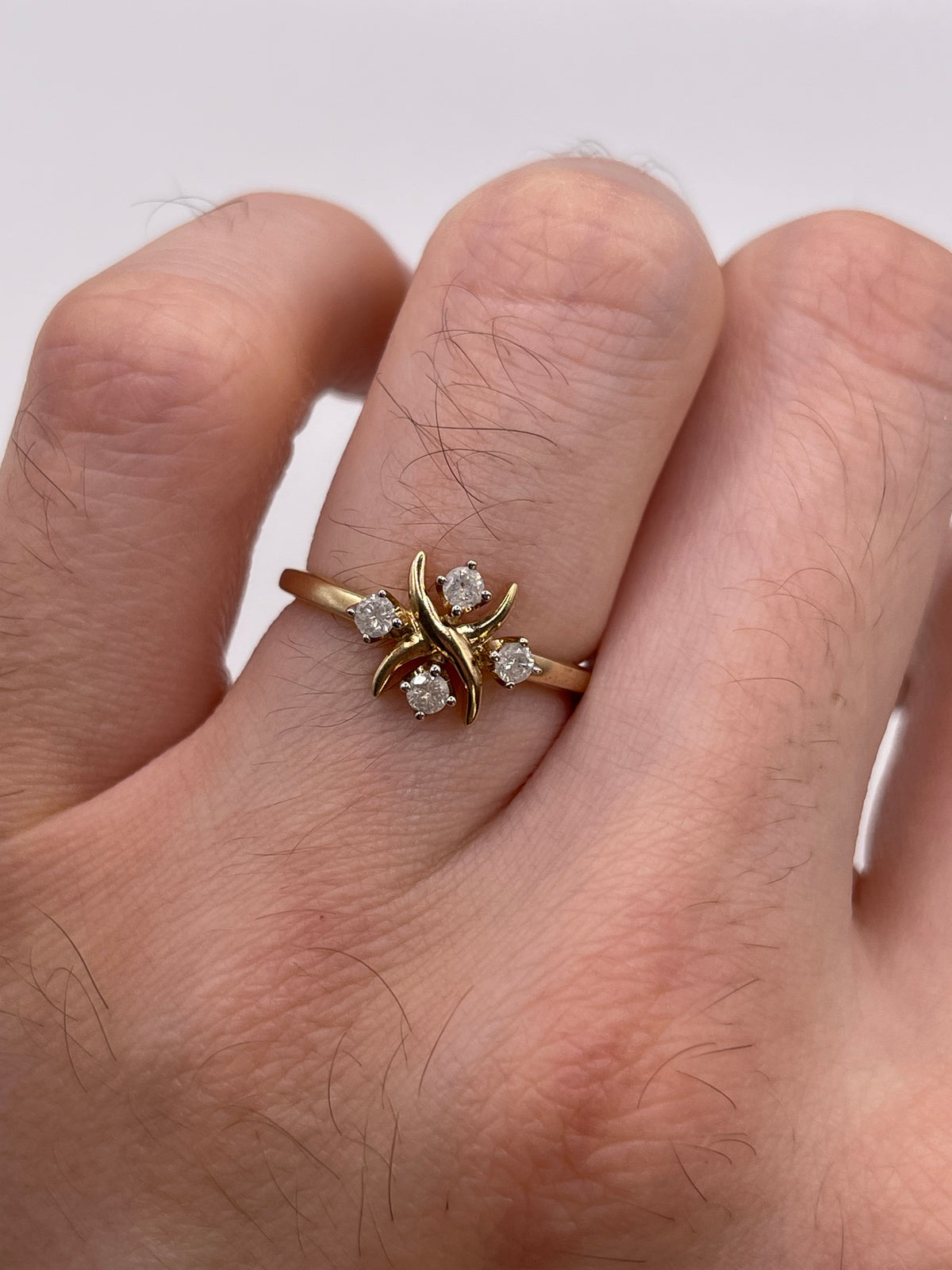 9ct gold diamond ring