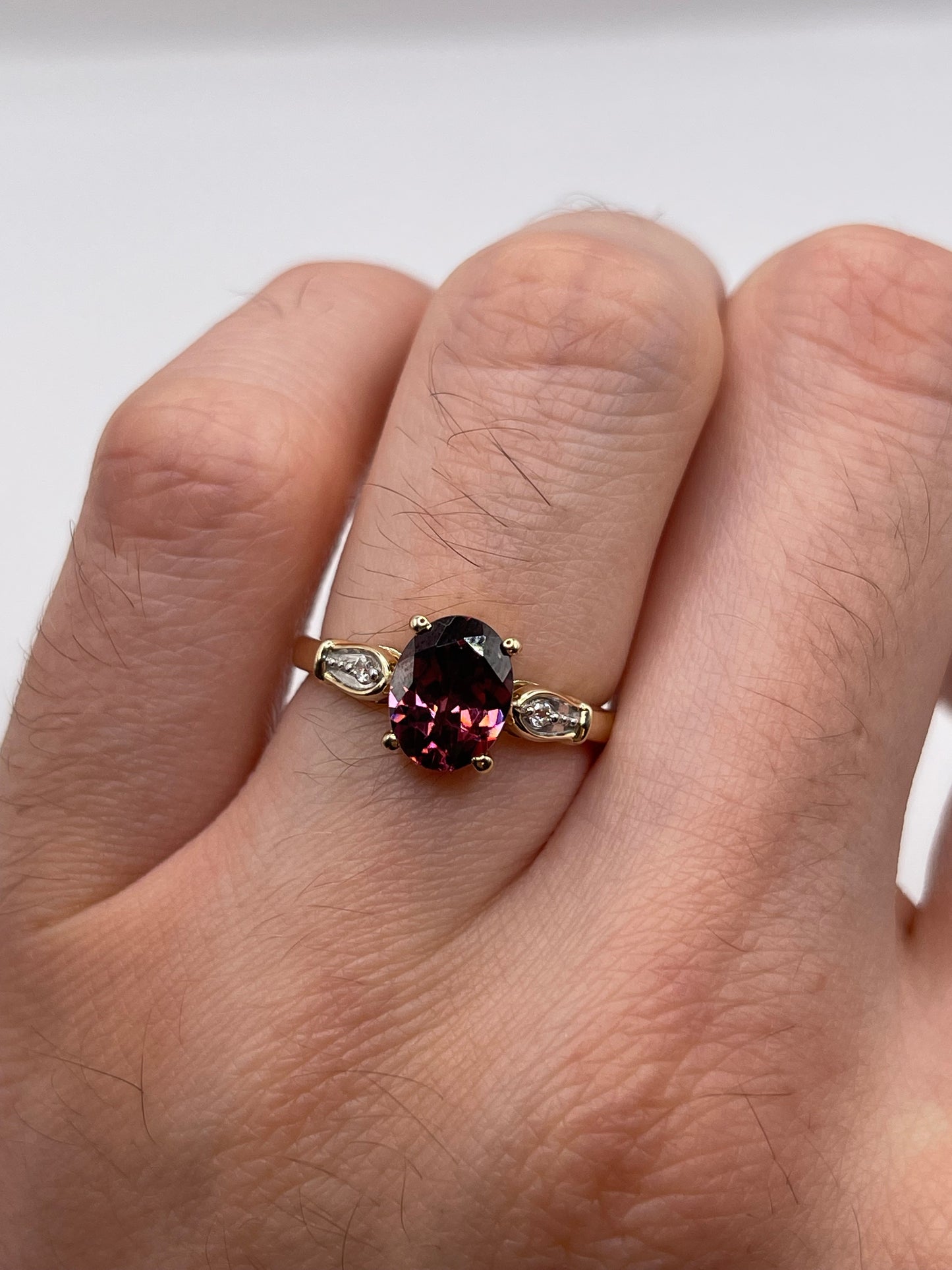 9ct gold zircon ring