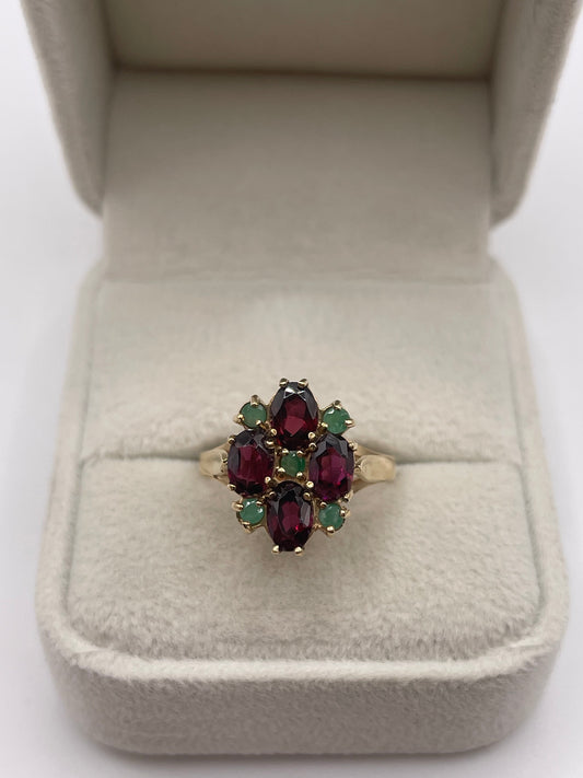 9ct gold garnet and emerald ring