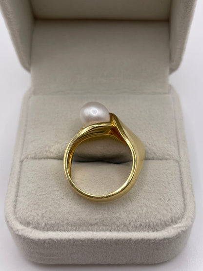 Heavy 18ct gold pearl ring