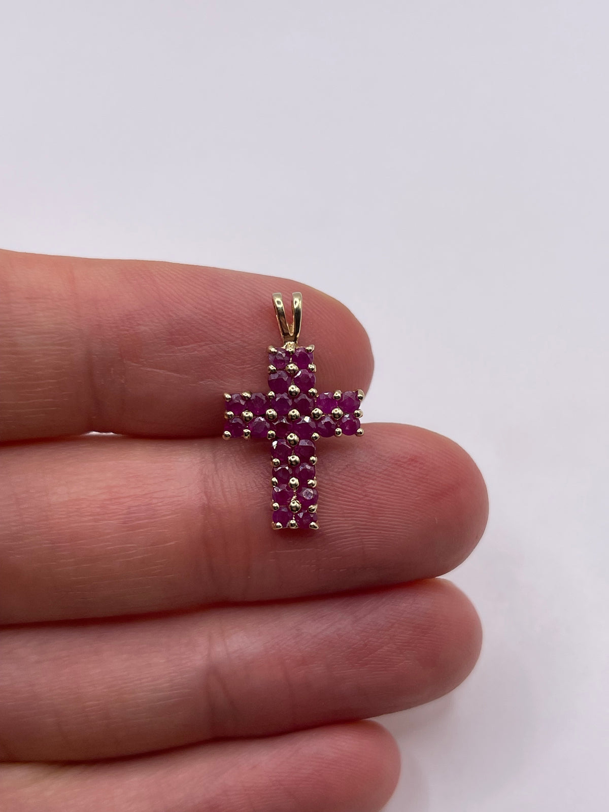9ct gold ruby cross pendant