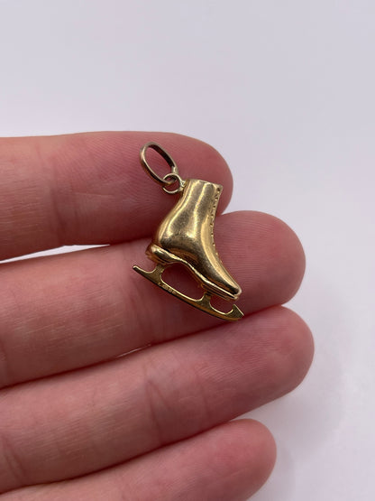 9ct gold ice skate charm