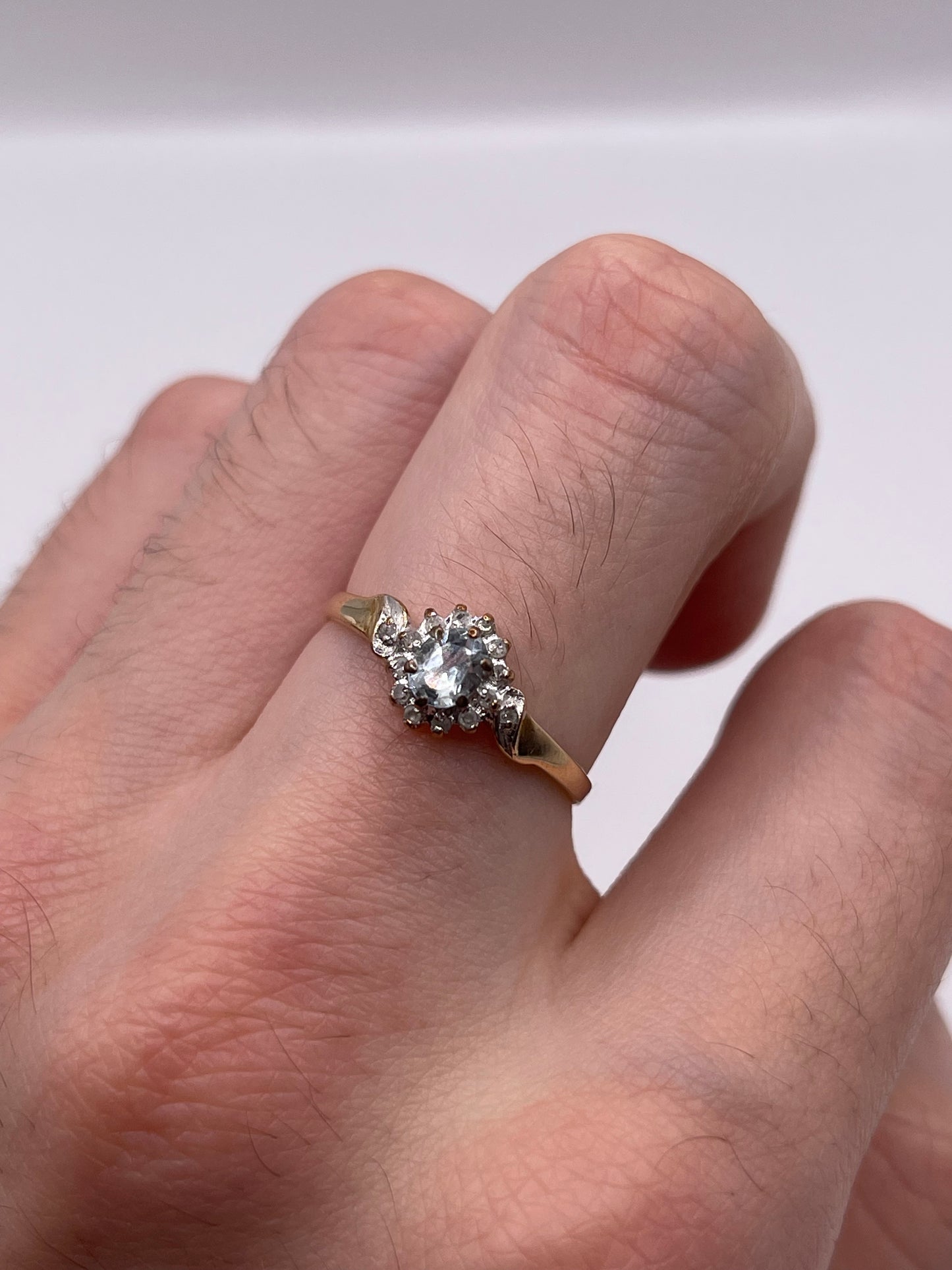 9ct gold aquamarine and diamond ring