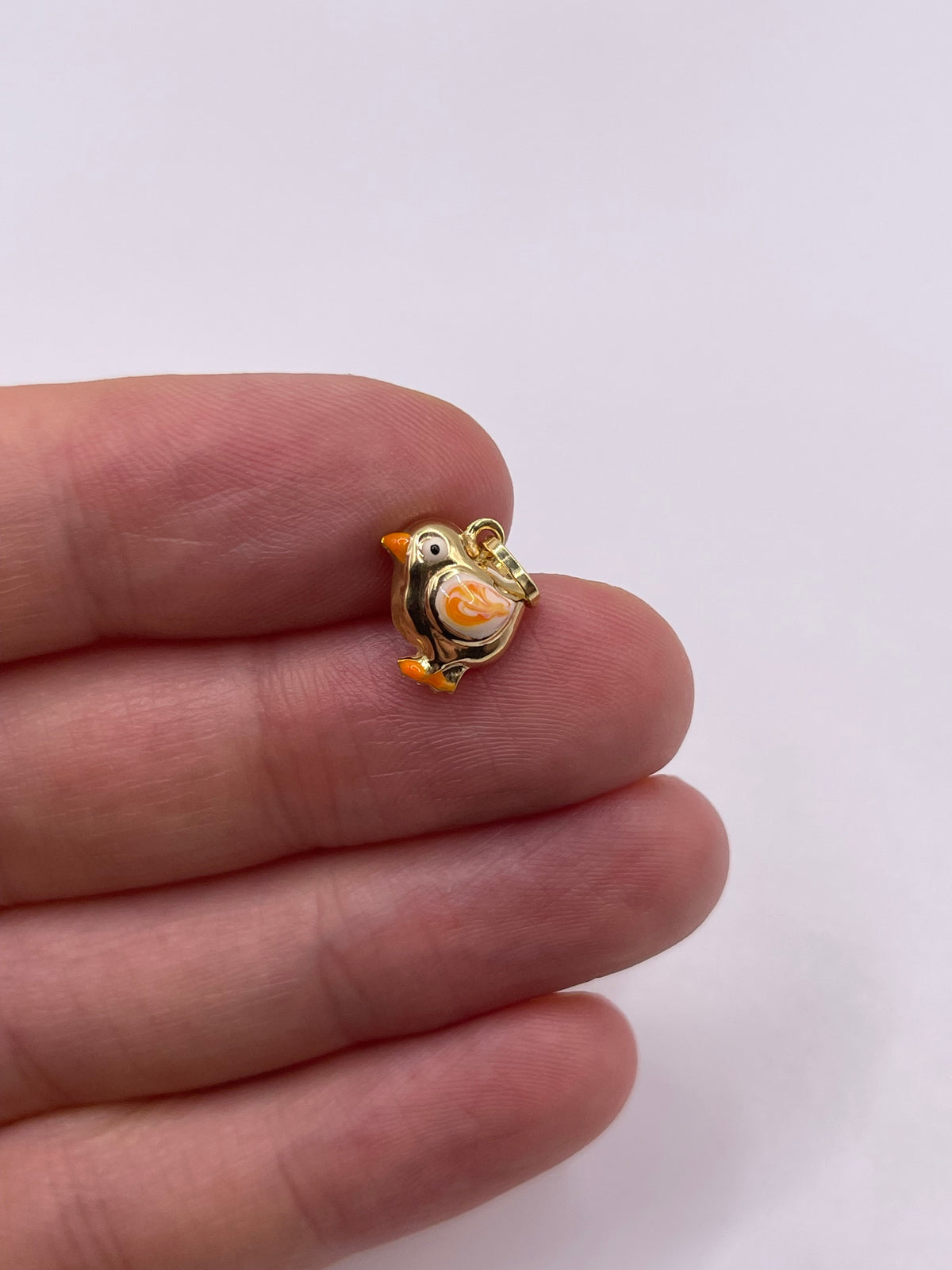 9ct gold enamelled chic charm
