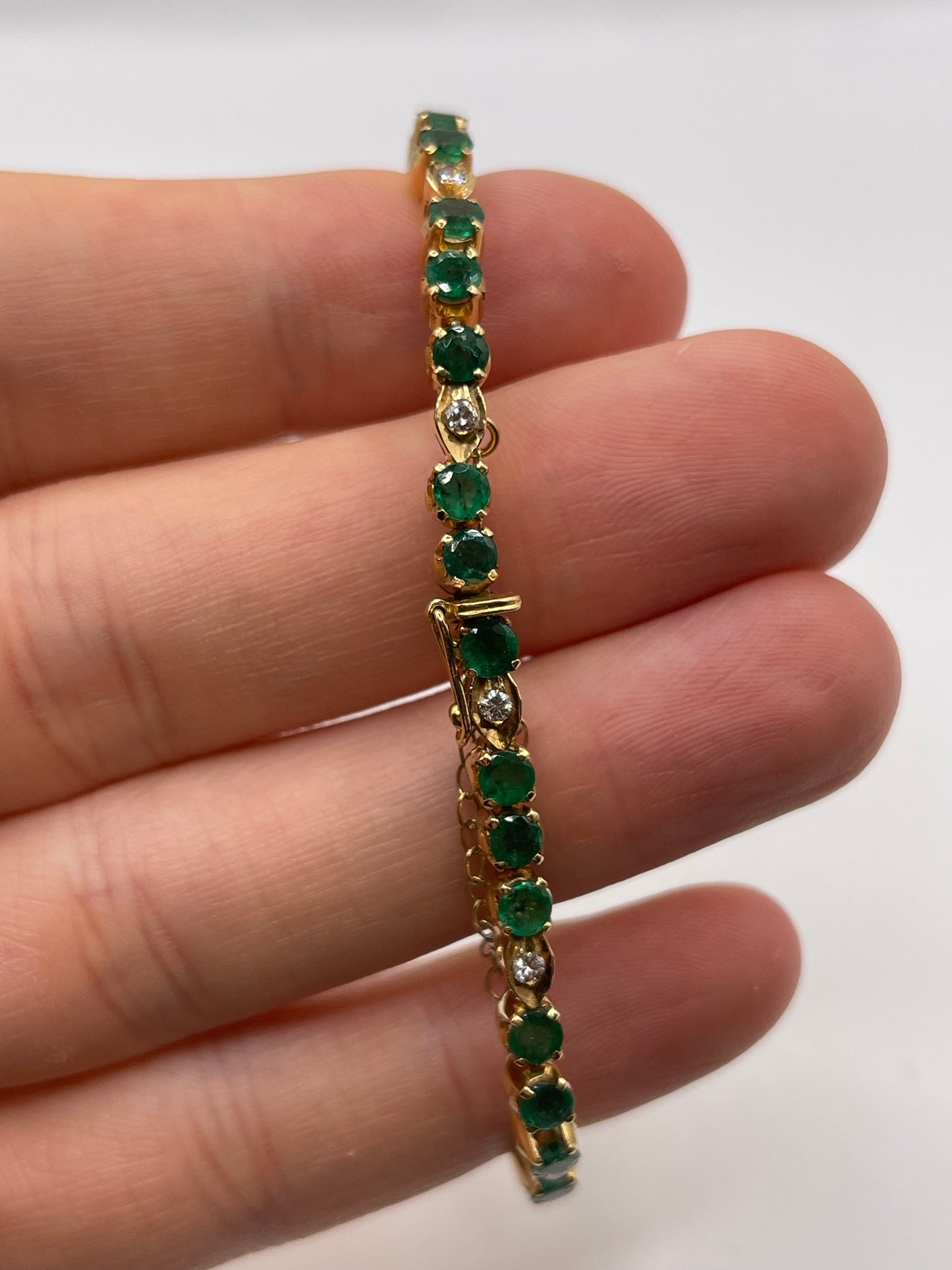 18ct gold emerald and diamond bracelet