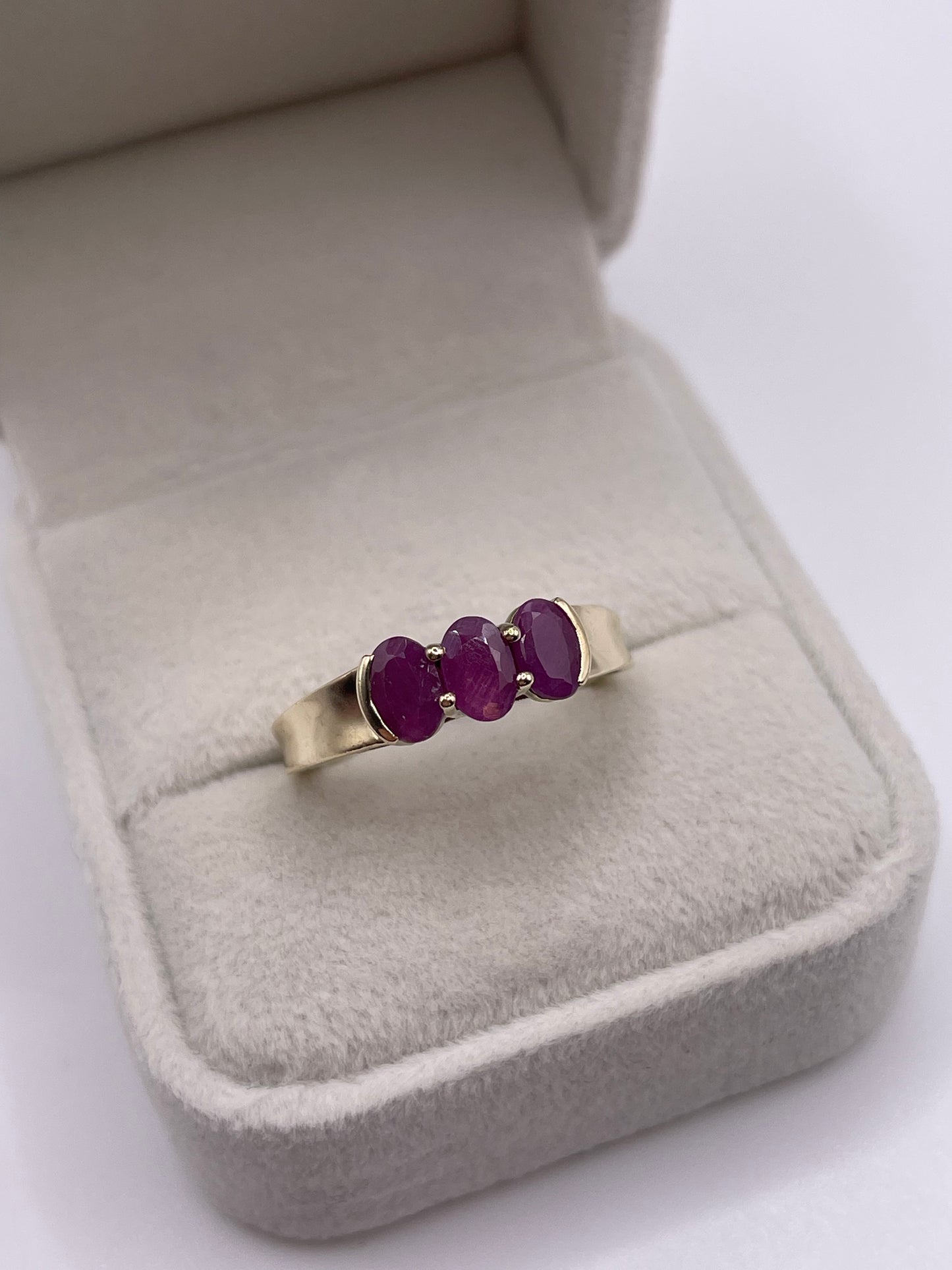 9ct gold ruby ring