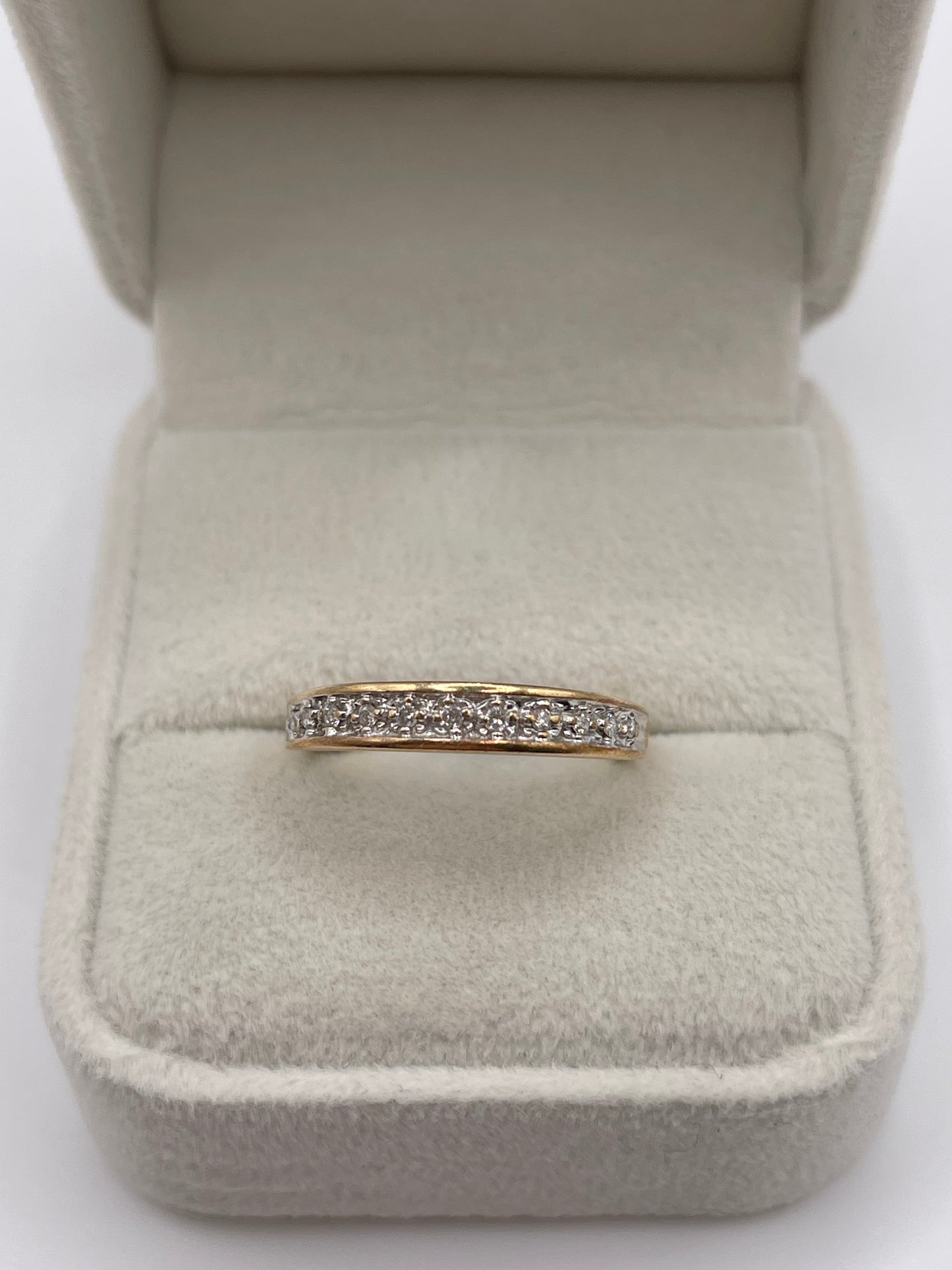 9ct gold diamond ring