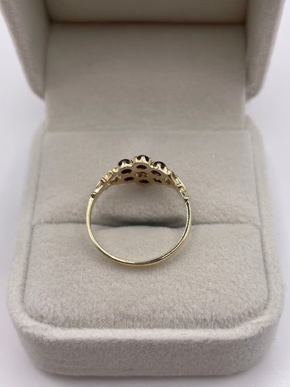 9ct gold cabochon garnet ring