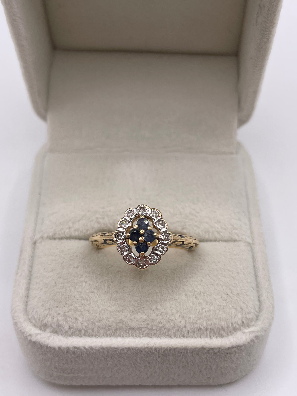 14ct gold sapphire and diamond ring