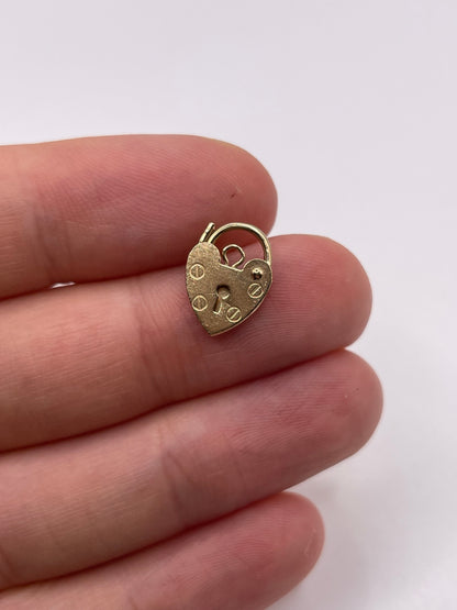 9ct gold padlock 3