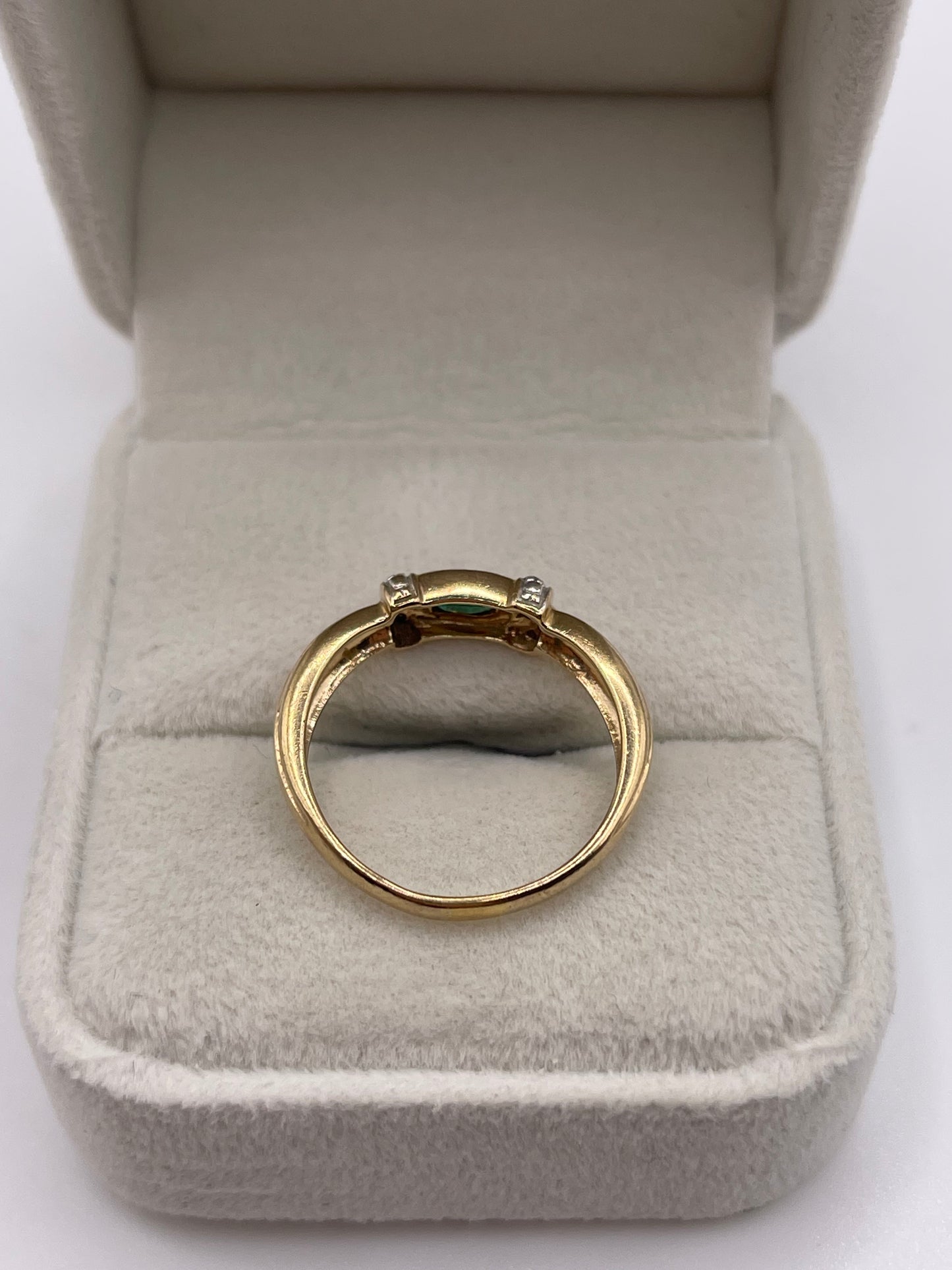 9ct gold emerald and diamond ring