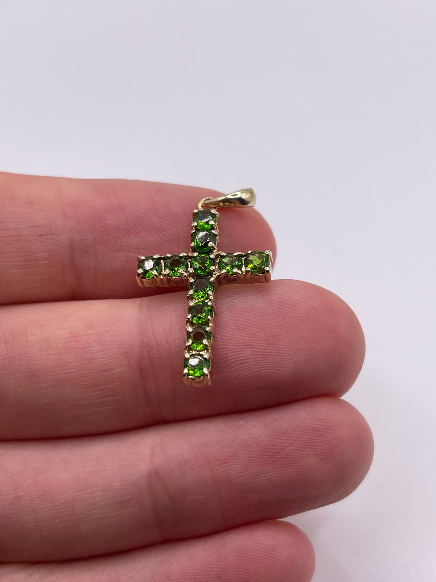 9ct gold diopside cross pendant