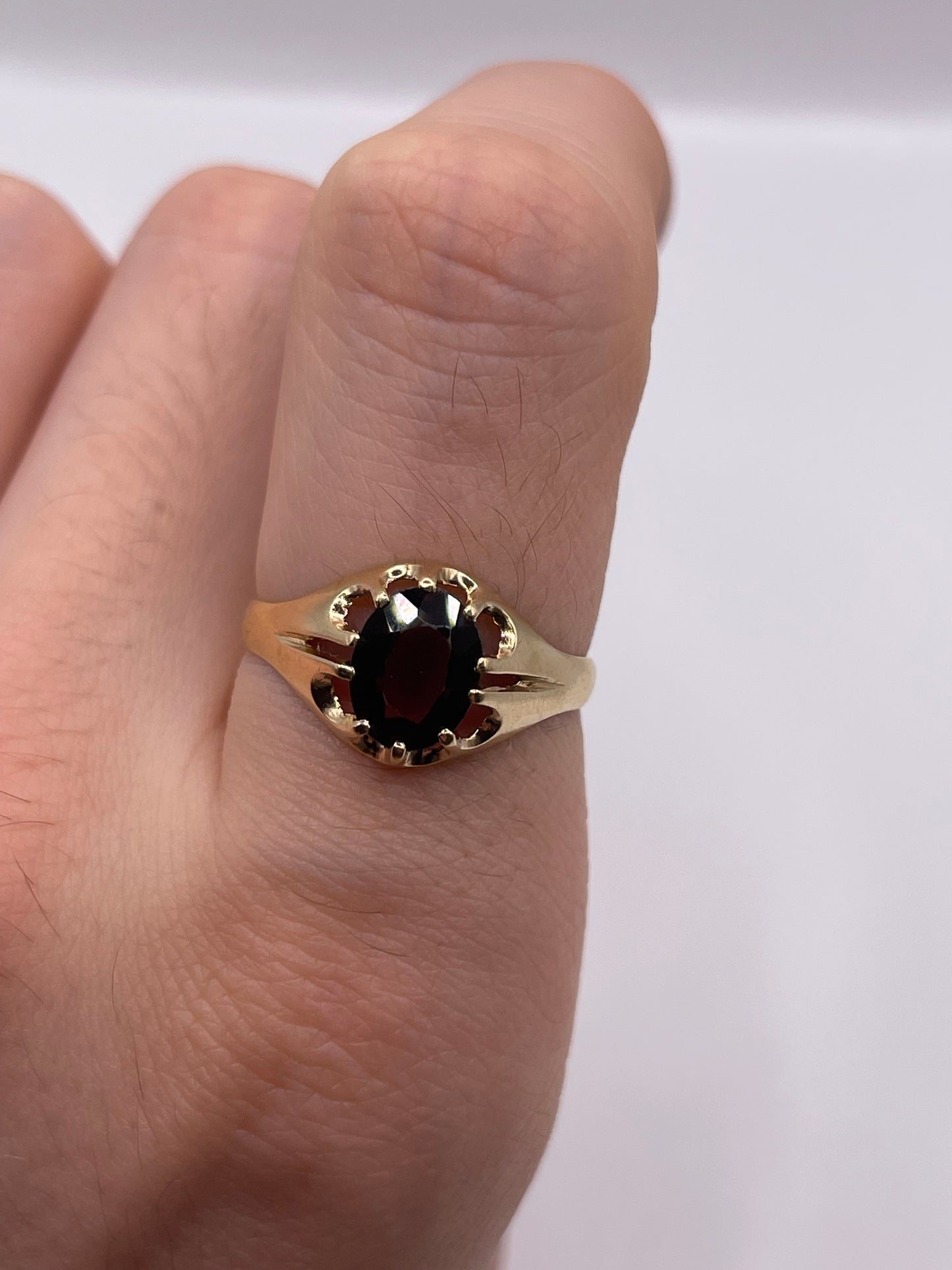 9ct gold garnet gypsy ring