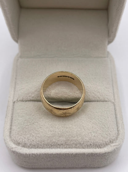 9ct gold patterned band