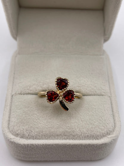 9ct gold garnet clover ring