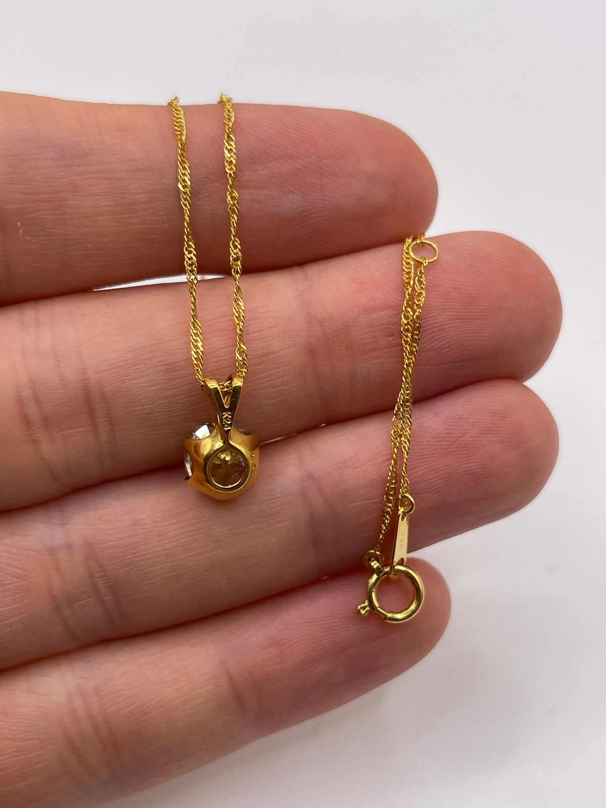 24ct gold 1.5ct diamond necklace