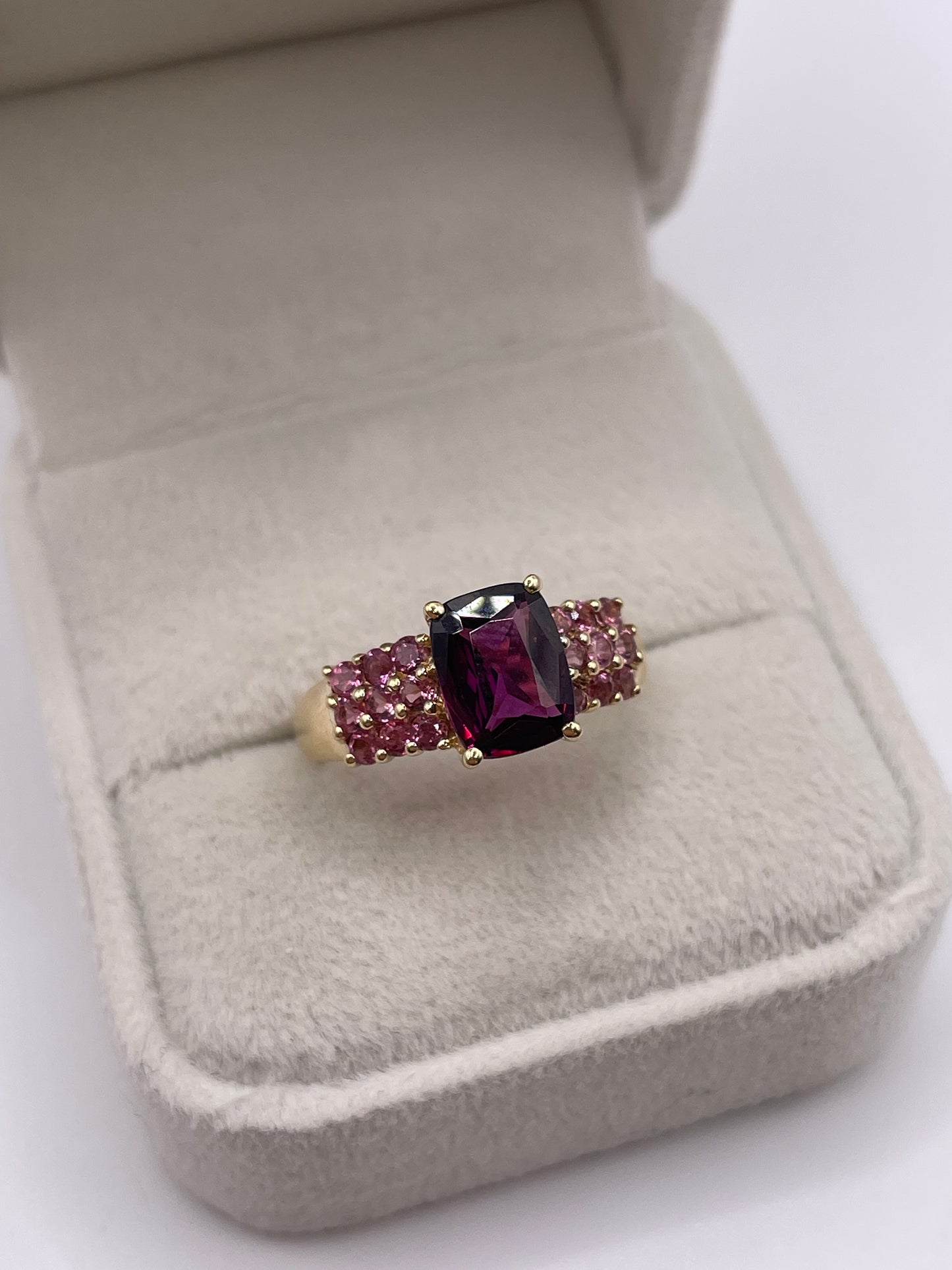 9ct gold garnet and tourmaline ring