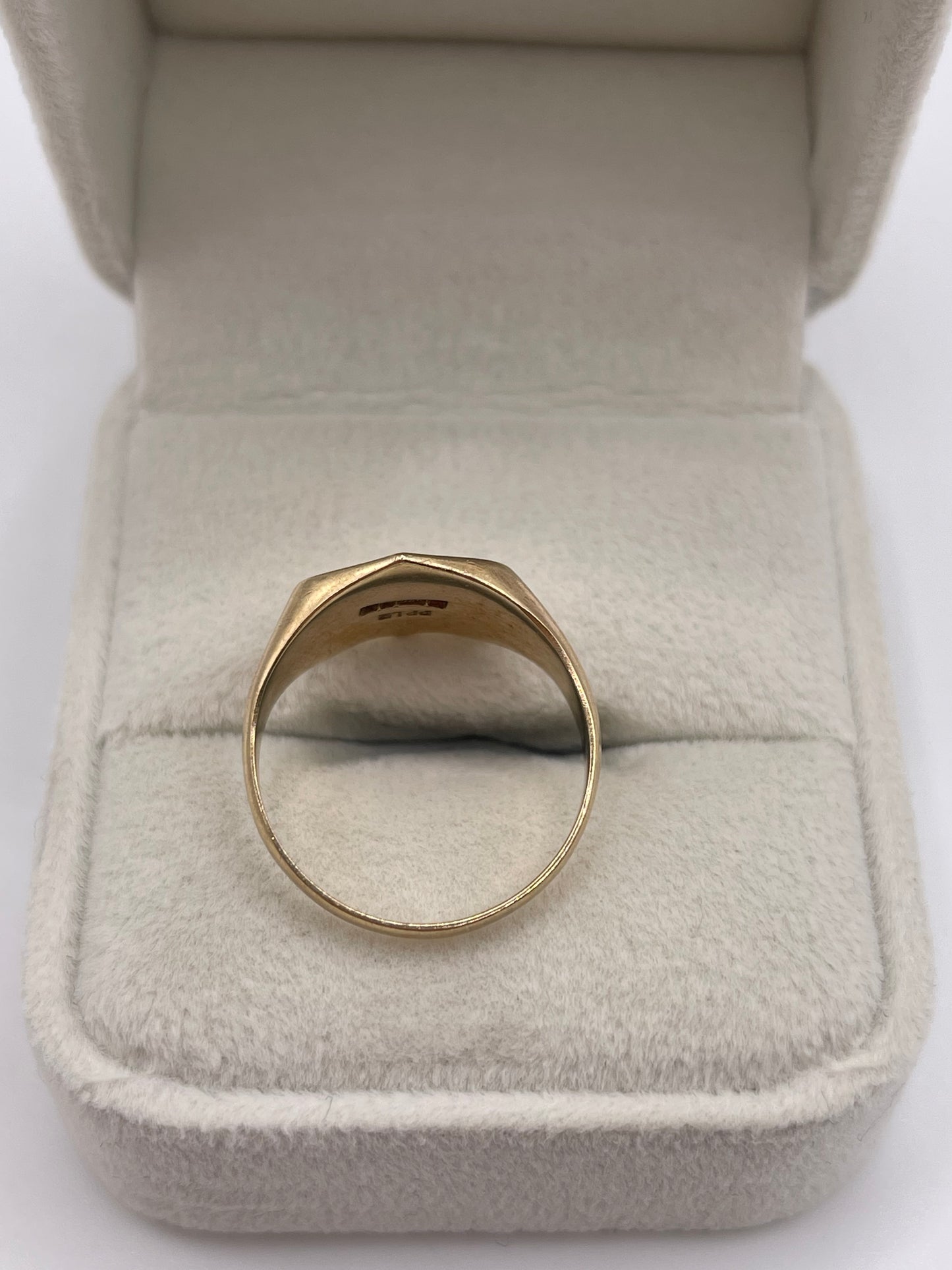 9ct gold shield signet ring