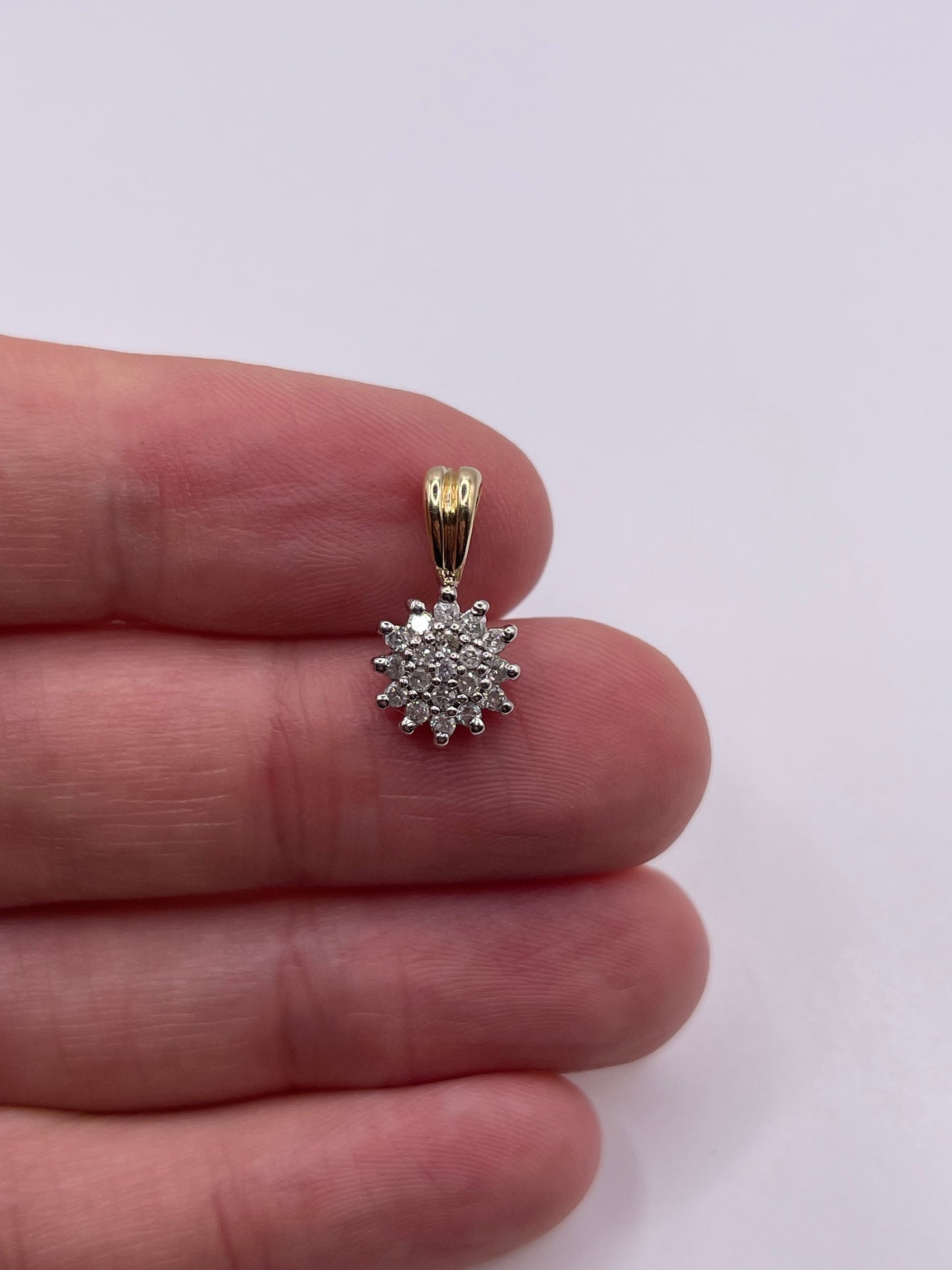 9ct gold diamond cluster pendant