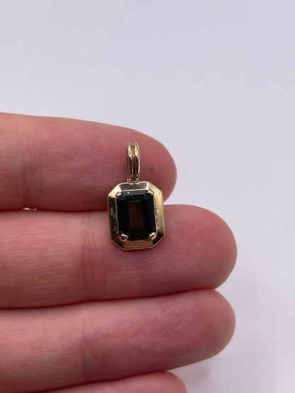 8ct gold tourmaline pendant