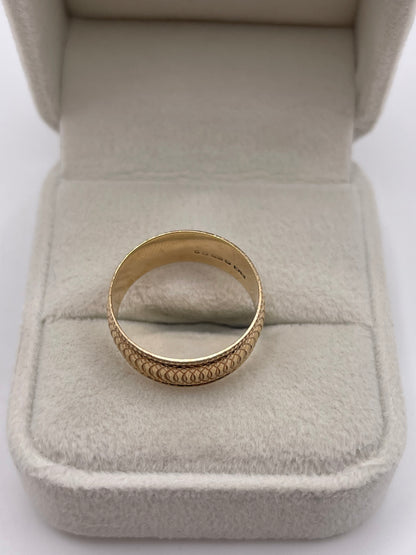 9ct gold patterned band