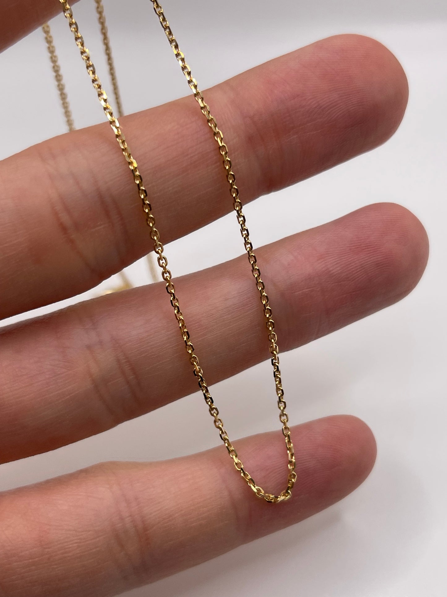 9ct gold chain J