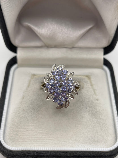 9ct gold tanzanite and diamond ring