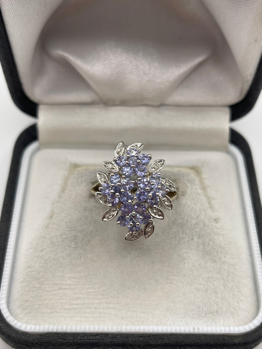 9ct gold tanzanite and diamond ring