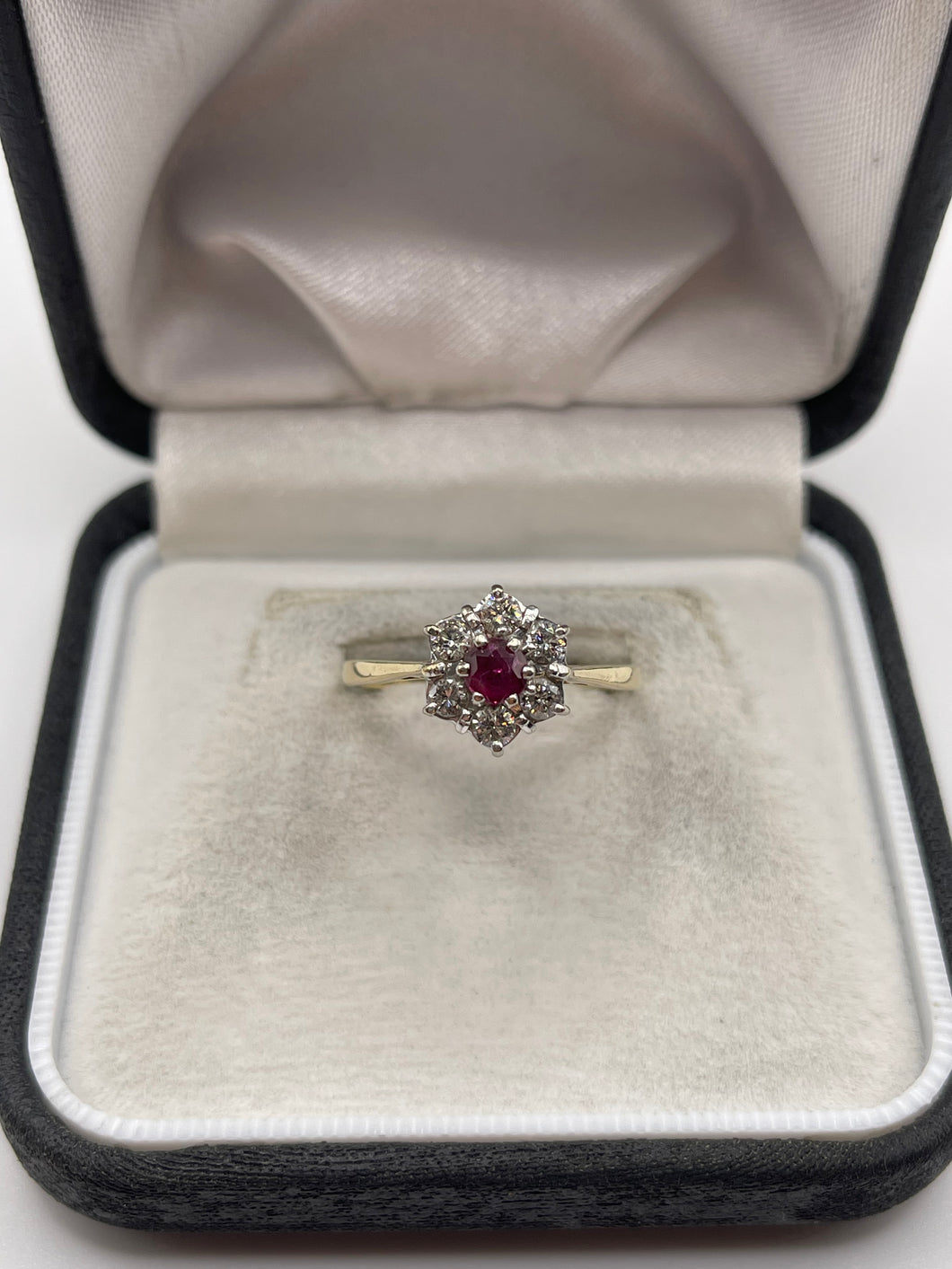 18ct gold ruby and diamond ring