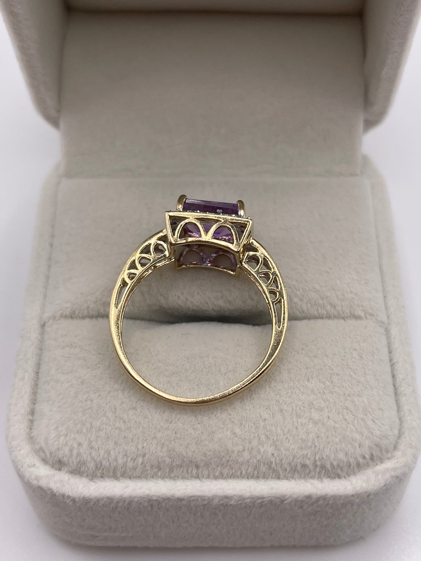 9ct gold amethyst and diamond ring