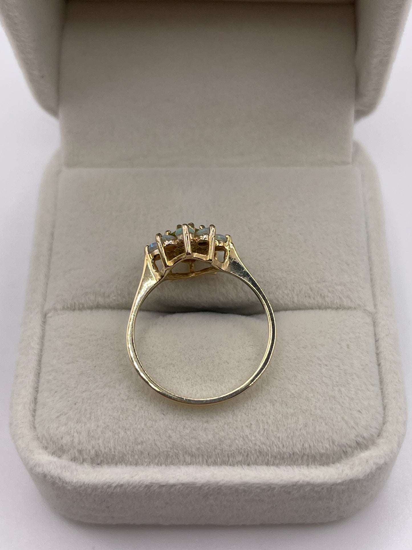 9ct gold peridot and opal ring