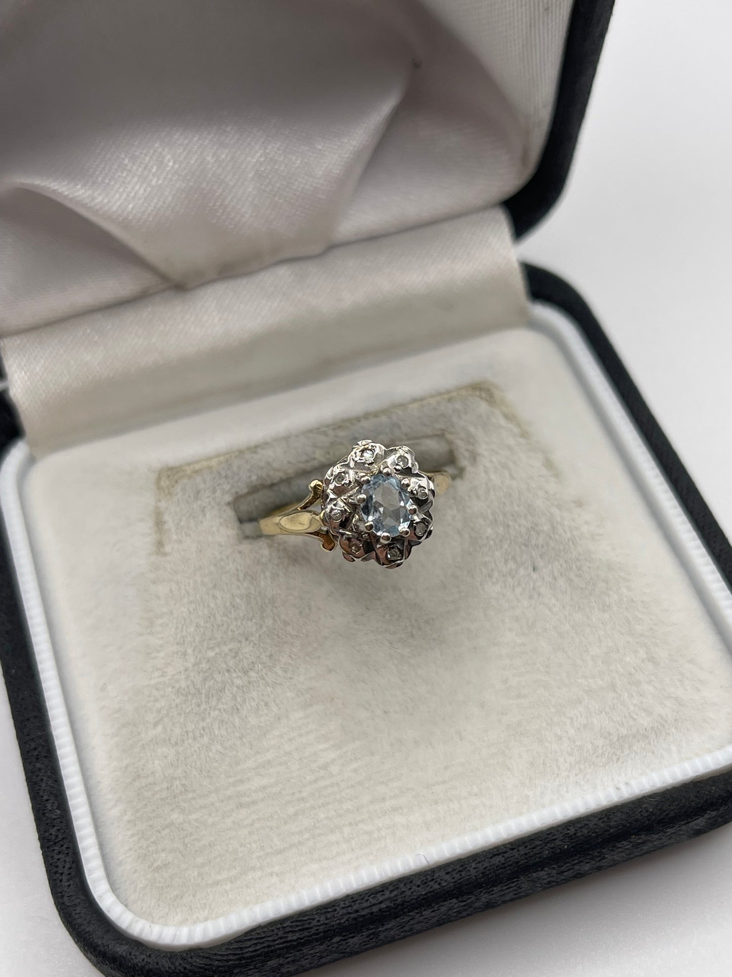 9ct gold topaz and diamond ring