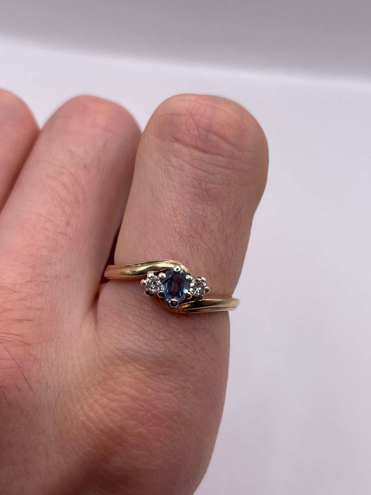 9ct gold sapphire and diamond ring