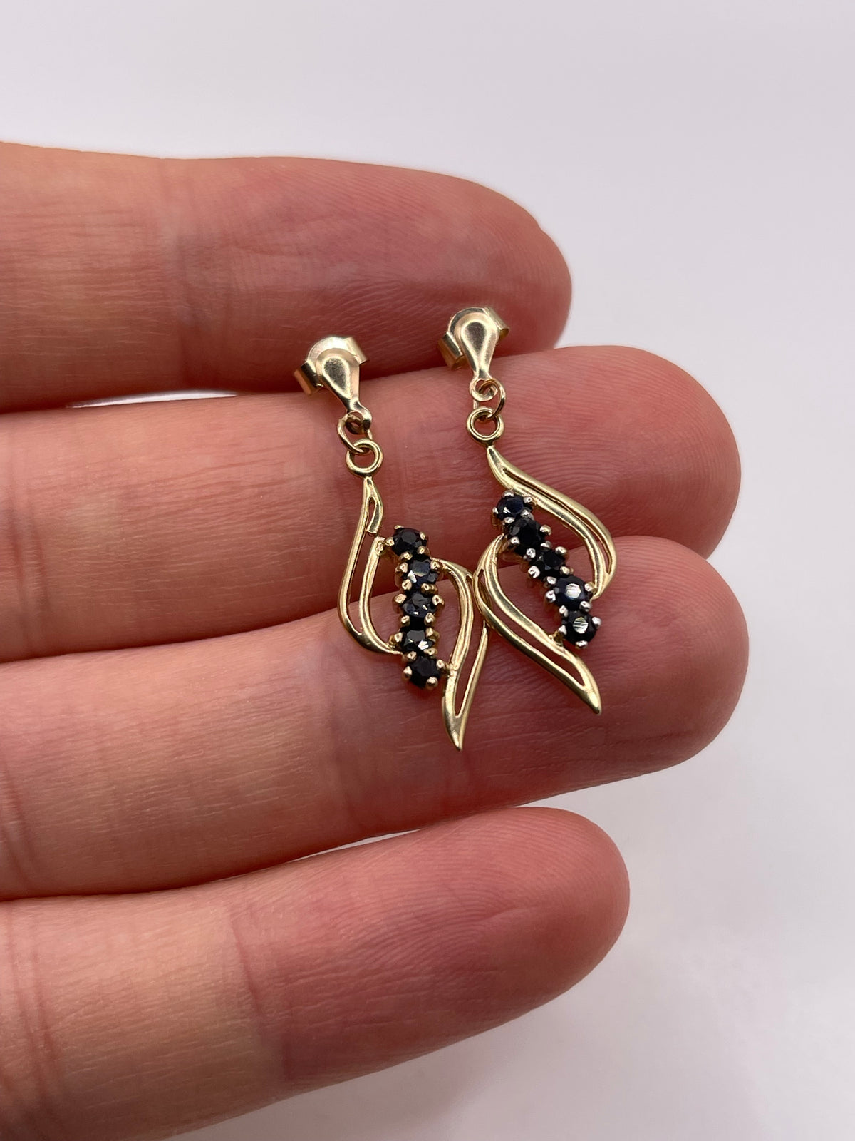 9ct gold sapphire earrings