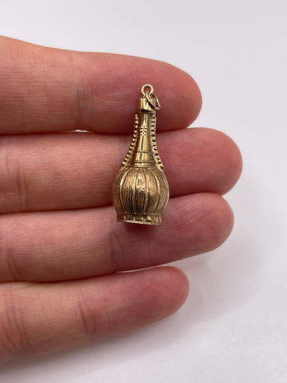 9ct gold wine bottle charm