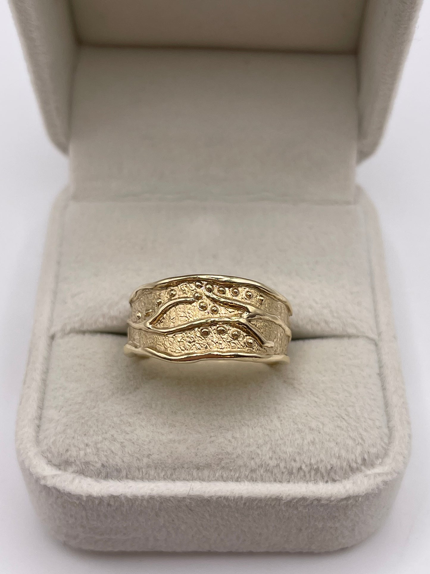 9ct gold ring