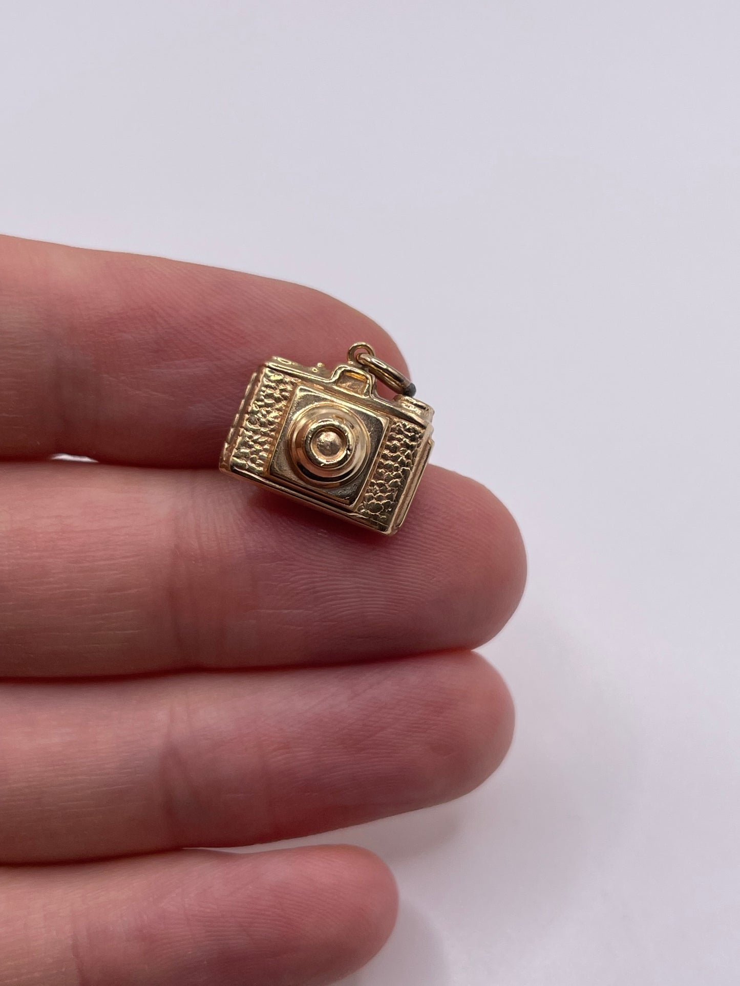 9ct gold camera charm
